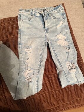 American Eagle Outfitters Light Blue High-Rise Women’s Jeans